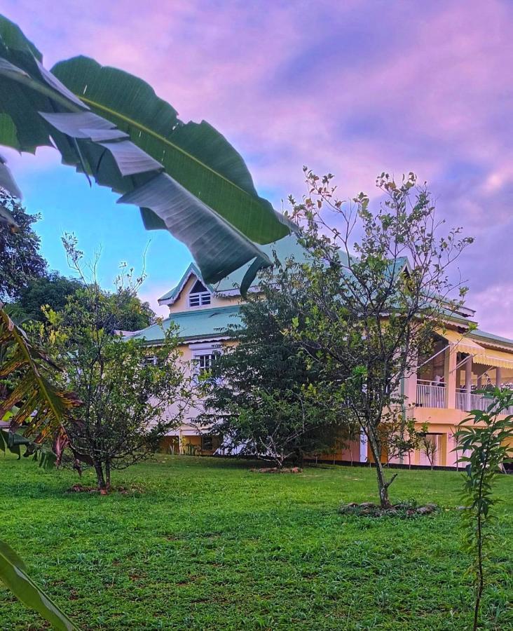 La Kazadette Guest House Lamentin Exterior photo